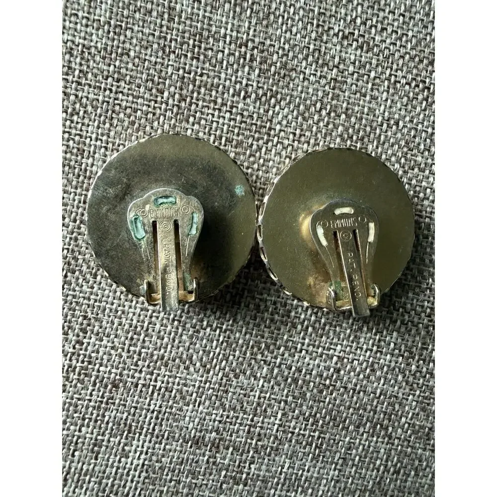 Emmons button clip